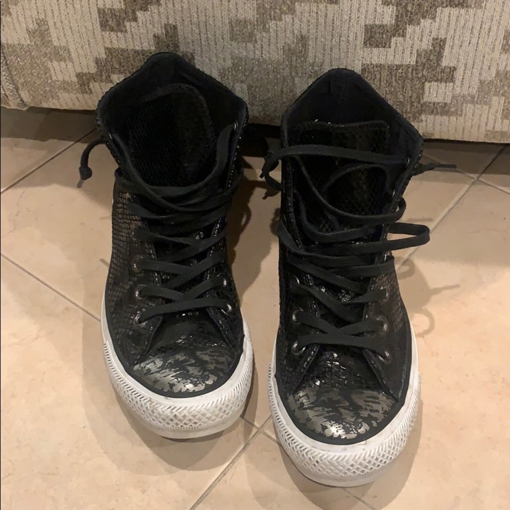 Black snake skin converse